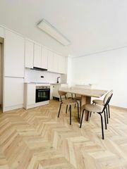 Lloguer Pis  Calle de bazán. Fantástica vivienda en la zona del centro, a pocos metros del te
