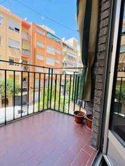 Appartement à Benalúa. Vivienda en la zona de benalúa con vistas a plaza.