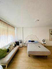 Flat  Calle de rafael asín. Vivienda dividida en tres apartamentos completos, zona carolinas