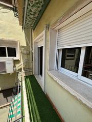 Location Appartement  Calle de santa maría mazzarello. Vivienda reformada en la zona de benalúa.