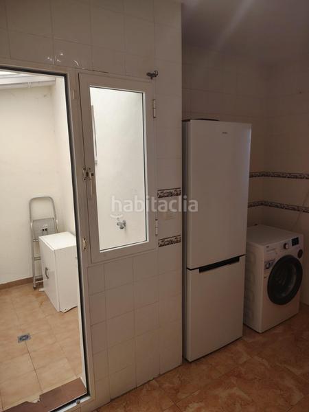 Foto 41ed71d8-9916-4f37-a5a3-9de05c39bba0. Alquiler casa adosada adosado de dos plantas en la urbanizacion altomar, gran alacant. en Santa Pola