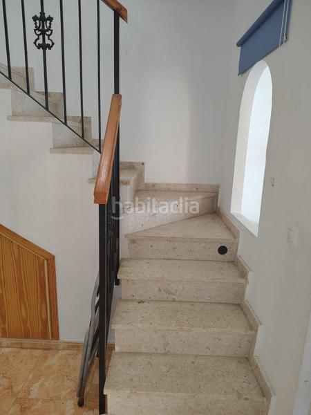 Foto ef49b8a9-172e-4a8c-b044-45005897f266. Alquiler casa adosada adosado de dos plantas en la urbanizacion altomar, gran alacant. en Santa Pola