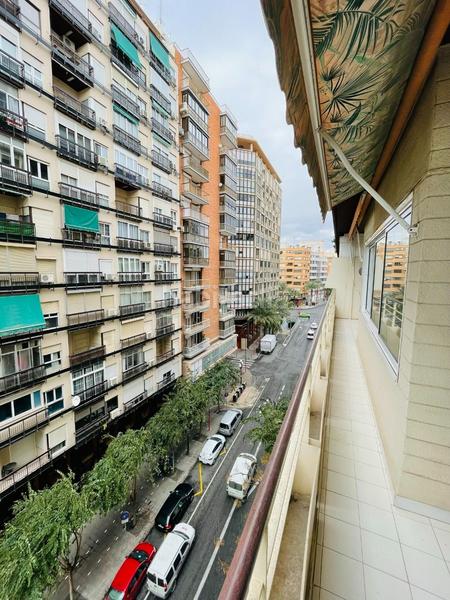 Foto 15beadc9-9c11-48b5-aa90-6629fe1d1eb4. Alquiler piso alquiler en rambla mendez nuñez. en Alicante