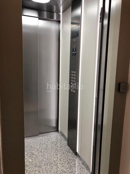 Foto 475b2676-7762-4977-add2-af86463f4f21. Alquiler local comercial amplia oficina en el centro . en Alicante