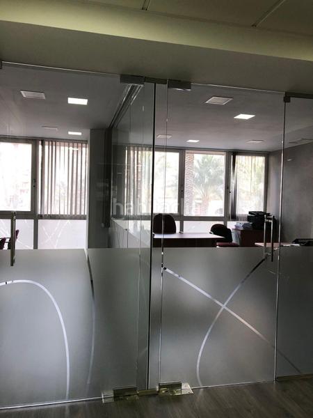 Foto 801869f4-74a6-4926-9c9c-2d1c56857035. Alquiler local comercial amplia oficina en el centro . en Alicante