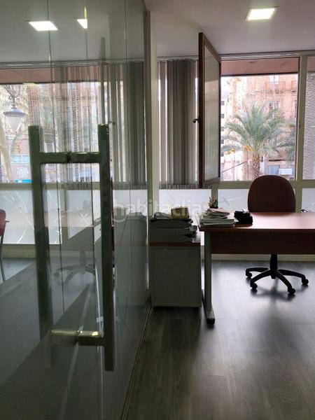 Foto 8fbac604-94c8-4ed2-a366-9216da71e862. Alquiler local comercial amplia oficina en el centro . en Alicante