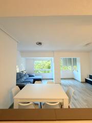 Location Appartement  Calle de vázquez de mella. Bonito piso reformado con vistas al castillo santa bárbara.