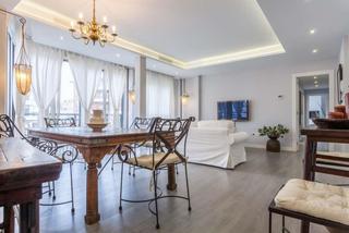 Miete Etagenwohnung  Avenida de federico soto. Vivienda íntegramente reformada en la av. federico soto.