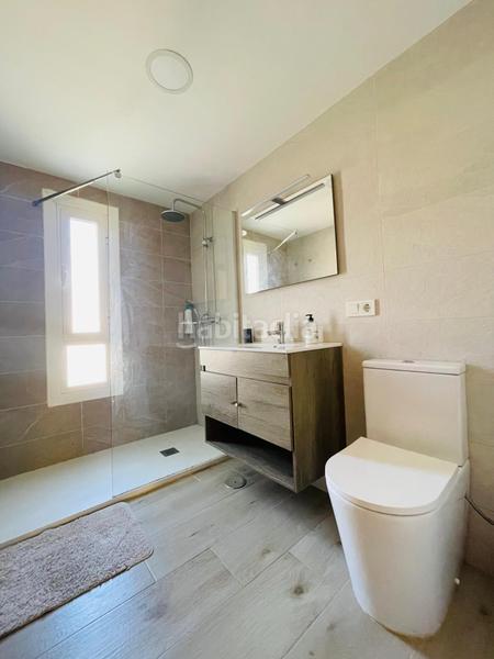 Foto f336d9fc-3a9a-406a-bc9c-4a5cebb3dd67. Lloguer casa adossada amb calefacció aparcament piscina a Alicante