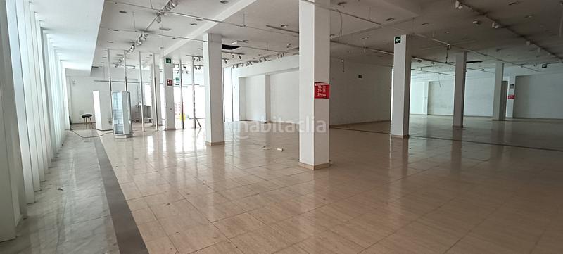 Foto 5307bbbd-095e-4627-8822-c69ffa918775. Alquiler local comercial en carretera de ronda 387 se alquila magnifico local de 1.300m2. en Almería