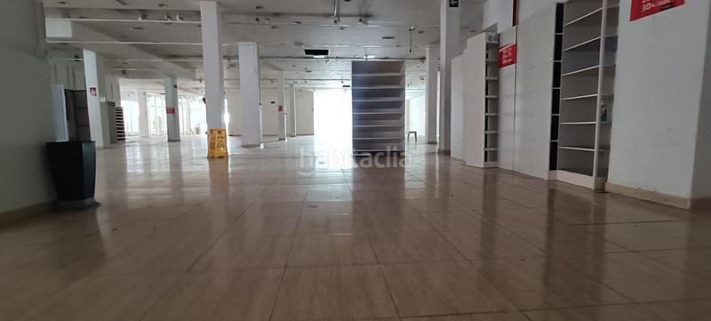 Foto 667a9003-2a6d-44bd-97d2-6f5b6ae0a350. Alquiler local comercial en carretera de ronda 387 se alquila magnifico local de 1.300m2. en Almería