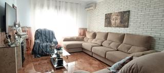 Chalet à Calle almazara 33. Magnifica vivienda en venta en huercal de almería
