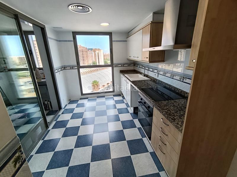 Foto 3f71e3e8-4a4a-496c-8725-e5d17a697930. Location appartement avec parking dans Penya-Roja - Avda. Francia Valencia