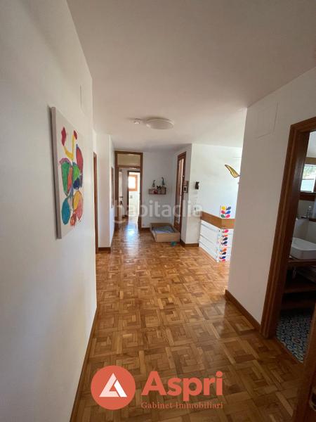 Foto 61164376-a600-4ee7-a464-f5498f03afc0. Chalet mit kamin heizung parking pool in Ciutat Diagonal Esplugues de Llobregat