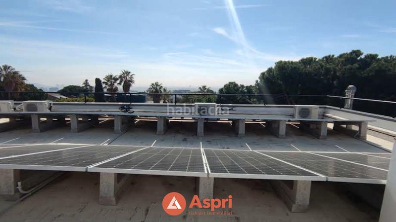 Foto 1df5c895-fc3e-481a-810f-5f81d46f7b3d. Chalet with fireplace heating parking pool in Ciutat Diagonal Esplugues de Llobregat