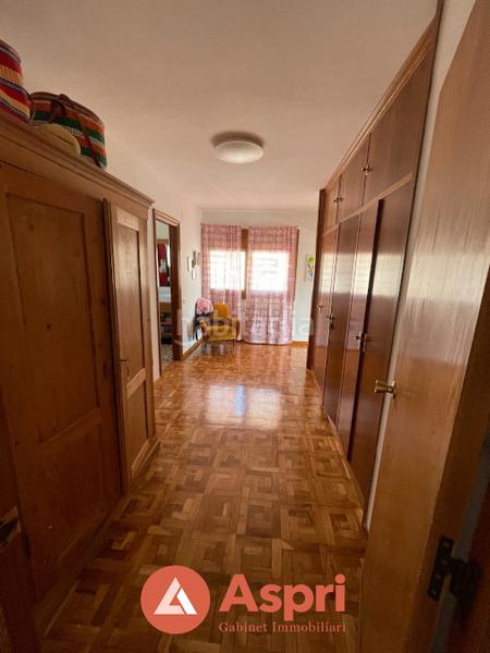 Foto a3499d26-e5c5-4015-a755-7d06635d549b. Chalet with fireplace heating parking pool in Ciutat Diagonal Esplugues de Llobregat