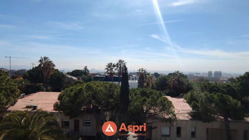 Foto c1f493ab-b50b-4b94-882f-0902a77abacb. Chalet avec cheminée chauffage parking piscine dans Esplugues de Llobregat