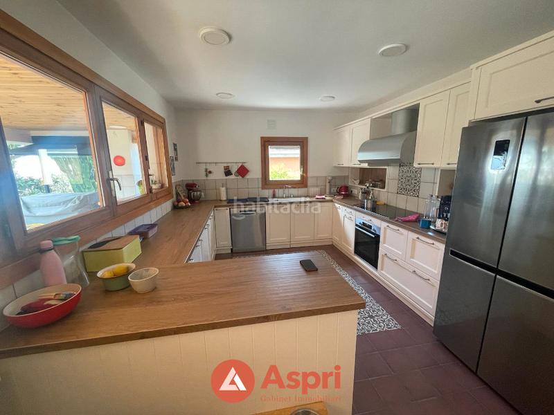 Foto 5d338766-7e3d-4031-8858-fe1802f09e89. Chalet en Ciutat Diagonal Esplugues de Llobregat