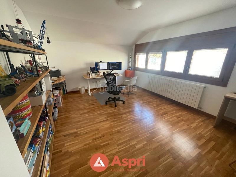 Foto 740efbe9-a44a-42db-8470-de93f5e106d7. Chalet en Ciutat Diagonal Esplugues de Llobregat