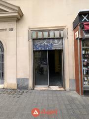 Location Local commercial à Carrer de mallorca 159. Local comercial en calle mallorca, frente al mercat del ninot y