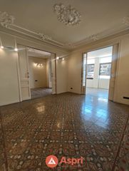 Location Appartement à Carrer d'aribau 175. Piso con terraza en finca regia