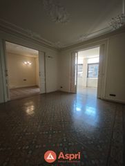 Rent Flat in Carrer d'aribau 175. Piso con terraza en finca regia