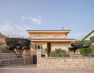 Casa a Torroella de Montgrí. Casa con jardin