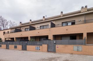 Casa a Torroella de Montgrí. Casa obra nueva con patio