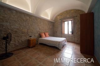 Appartement à Torroella de Montgrí. Piso rustico en el centro de la poblacion