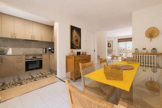 Casa a Torroella de Montgr�. Casa adossada amb garatge, terrassa i vistes al montgr� centrica