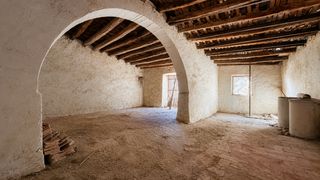 Haus in Verges. Casa històrica del 1700 al centre de la població