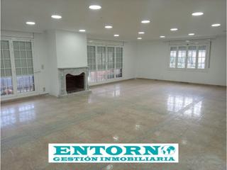 Haus in Santa Perpètua de Mogoda. Imponente casa en la florida!