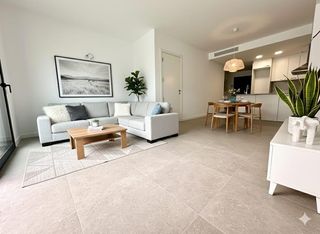 Maison à Santa Perpètua de Mogoda. Casa adosada con terraza y garaje en el centro del pueblo.