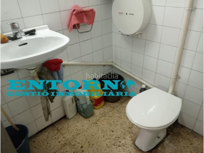 Foto 89e40cab-a8e1-40ff-854a-ef08cd8957fb. Local comercial amplio local en mollet en Col·legis Nous Mollet del Vallès