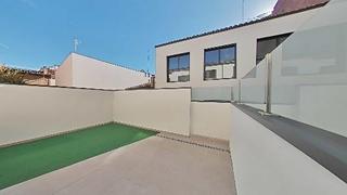 Maison  Carrer carrer d'àngel guimerà, 4. Casa a estrenar en pleno centro  de sta. perpètua !!