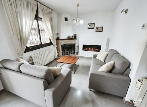 Foto 43965dd0-0848-4499-8095-4edc6f3c453d. Casa amb calefacció aparcament a Polinyà