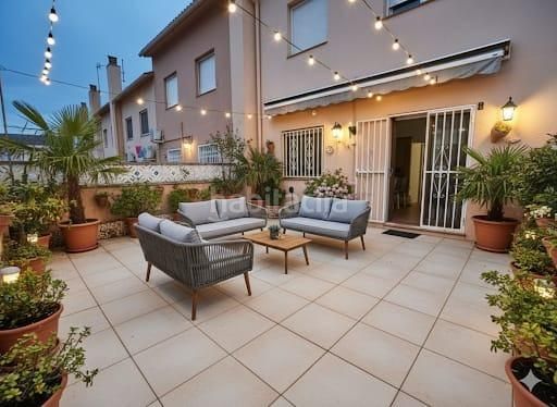 Foto 72c9cad2-850e-44ab-9979-9f31bf068094. Casa amb calefacció aparcament a Polinyà