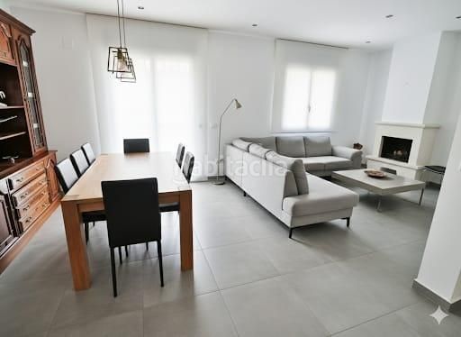 Foto b4a0e6e0-0d16-48b9-8194-2e9f9527fc34. Casa amb calefacció aparcament a Polinyà