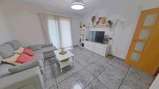Piso en Santa Perpètua de Mogoda. Piso reformado en finca con ascensor en can filuà
