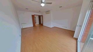 Appartamento in Polinyà. Amplio piso seminuevo con parquing y trastero en rambla de polin