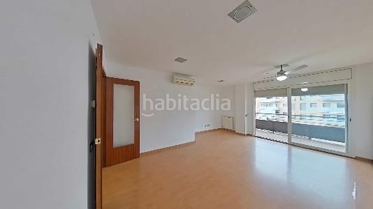 Foto 4cd1e089-829c-4eb8-add6-77235f25dbf1. Flat with heating parking in Polinyà
