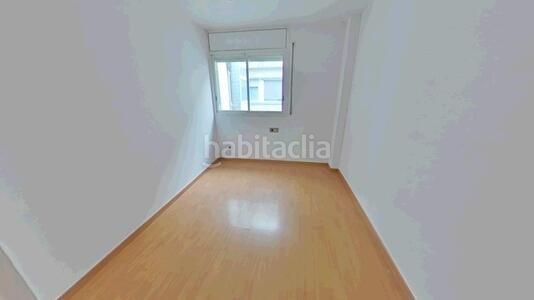 Foto 4fed73f0-7dee-4d77-a0da-0b853e56c2f2. Flat with heating parking in Polinyà
