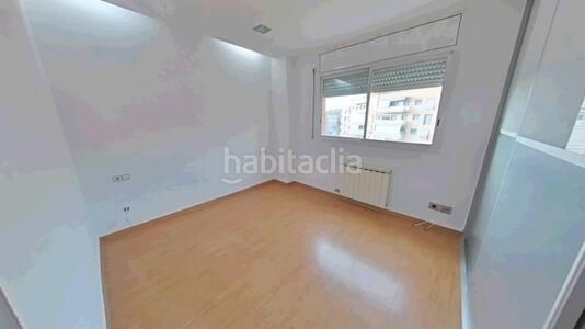 Foto 556f653a-c128-4ea9-8bbb-21c8f315f666. Flat with heating parking in Polinyà