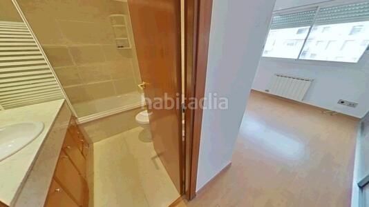 Foto 58a89fbc-bd52-491f-ac1c-303a25a053cc. Flat with heating parking in Polinyà