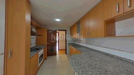 Foto af08e8a9-2592-46ca-981a-ca42d8c7b0a6. Pis amb calefacció aparcament a Polinyà