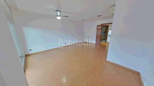 Foto b8791038-1bf6-40cf-a787-60b88d5b0e59. Pis amb calefacció aparcament a Polinyà