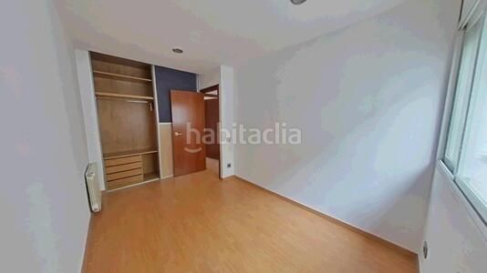 Foto e8ddaa06-5eb6-425f-900e-c0adc144d345. Flat with heating parking in Polinyà