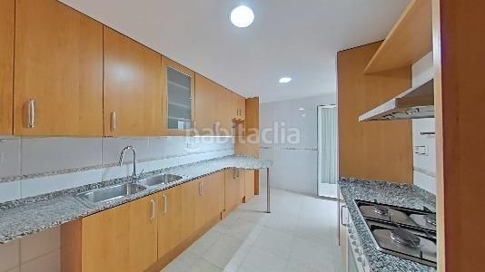 Foto f2db25ba-7c90-47d7-8b1d-7878662d3f6a. Pis amb calefacció aparcament a Polinyà