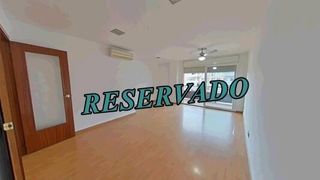 Appartamento in Polinyà. Oportunidad en  la rambla piso seminuevo con parquing y gran tra