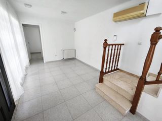 Rent Flat in Santa Perpètua de Mogoda. Piso tipo dúplex en el centro del pueblo.